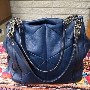 B. Makowsky blue pebbled leather shoulder bag purse well made silver accents